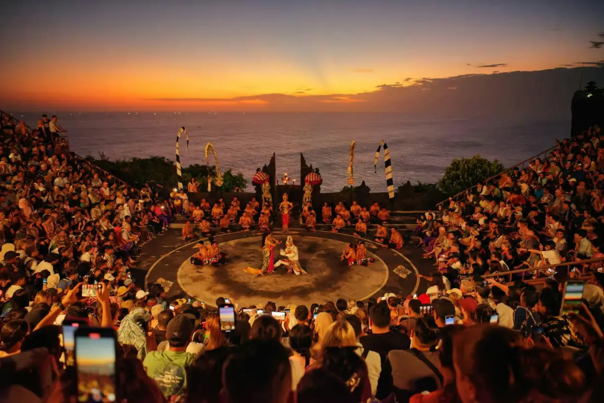 South Bali Tour: Uluwatu Sunset, Beaches, & Seafood Dinner 3