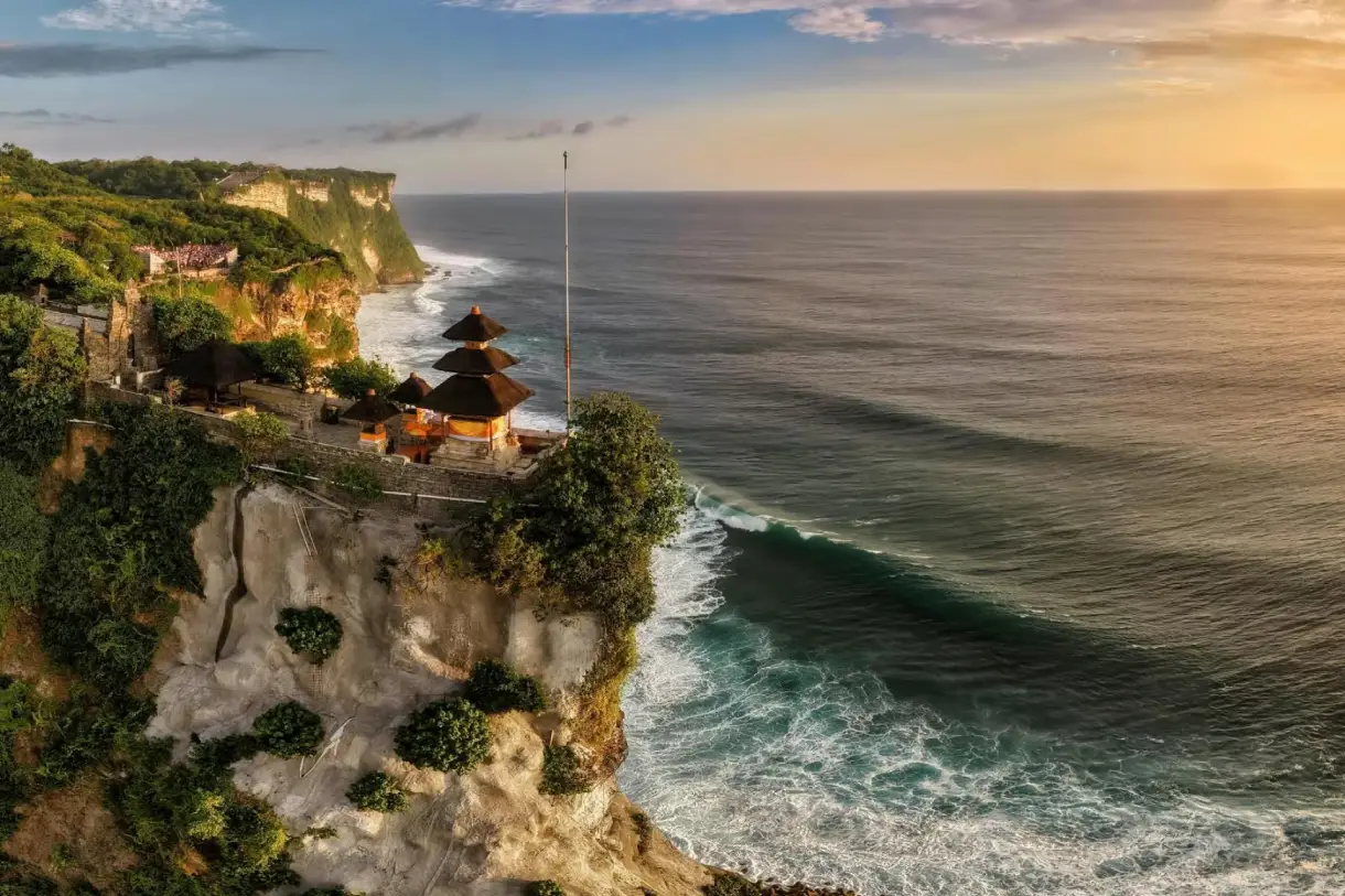 South Bali Tour: Uluwatu Sunset, Beaches, & Seafood Dinner